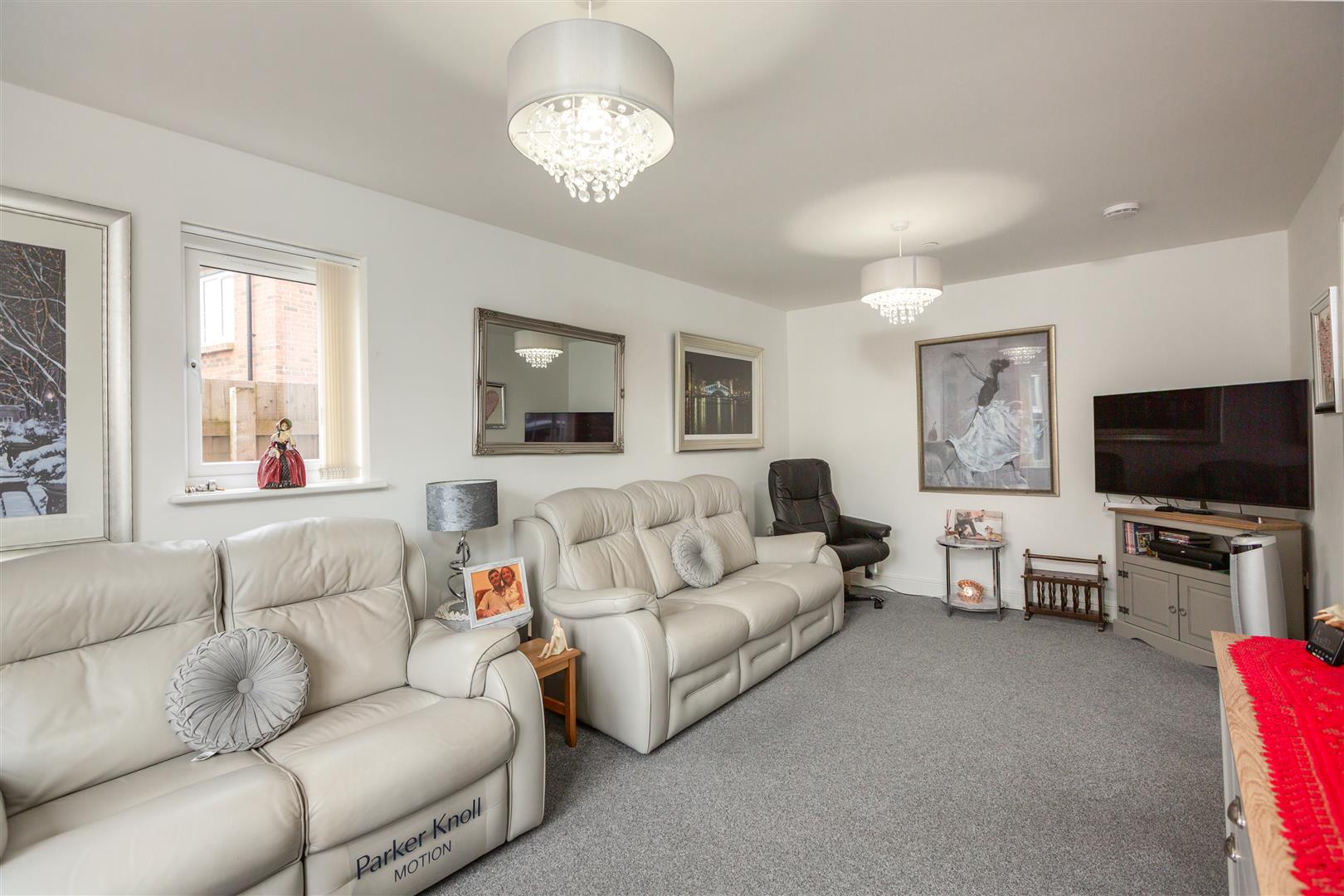 Clos Clemment, Five Roads, Llanelli, SA15 5YQ